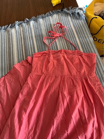 Pembe boyundan bağlamalı yazlık elbise uzun
