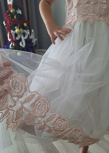 9 Yaş Beden Dantel Detaylı Kız Çocuk Elbisesi