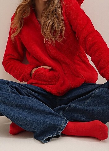 Kırmızı fermuarlı sweatshirt