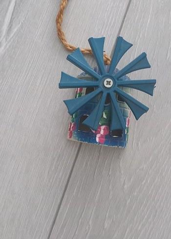Renkli Mavi Ahşap Rüzgar Gülü