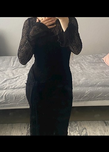 Uzun Siyah Dantel Transparan Elbise