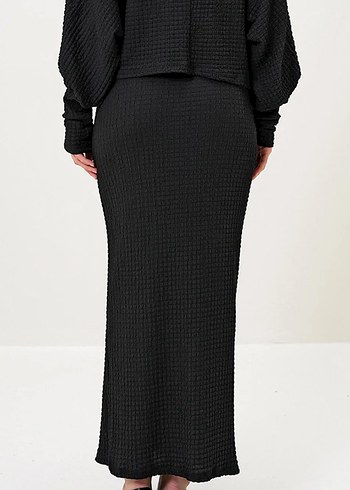 Siyah Gofre Kumaş Uzun Kadın Etek - Görsel 3
