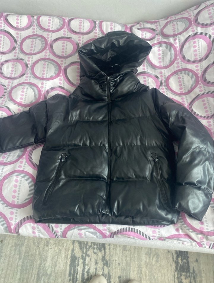 Siyah Kapüşonlu Kadın Kışlık Mont - Görsel 5