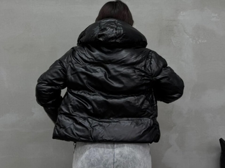 Siyah Kapüşonlu Kadın Kışlık Mont - Görsel 4
