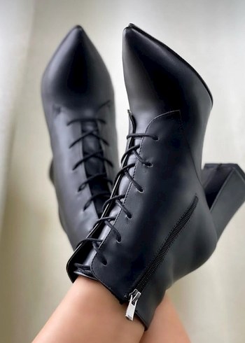 Siyah Deri Bağcıklı Stiletto Topuklu Bot - Görsel 3