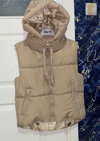 Bej Kısa Sıfır Kol Kapüşonlu Şişme Yelek - Görsel 4