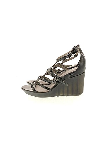 Kenneth Cole Dolgu Topuk %70 İndirimli.