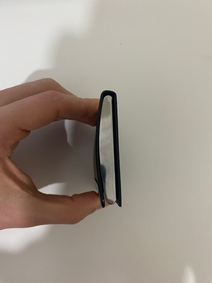 Parlak Siyah Minimalist  Kartlık - Görsel 4