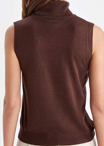 Kahverengi Boğazlı Kolsuz Kadın Süveter - Görsel 2