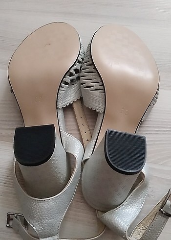 39 Beden Gri Kadın Dolgu Topuk Sandalet