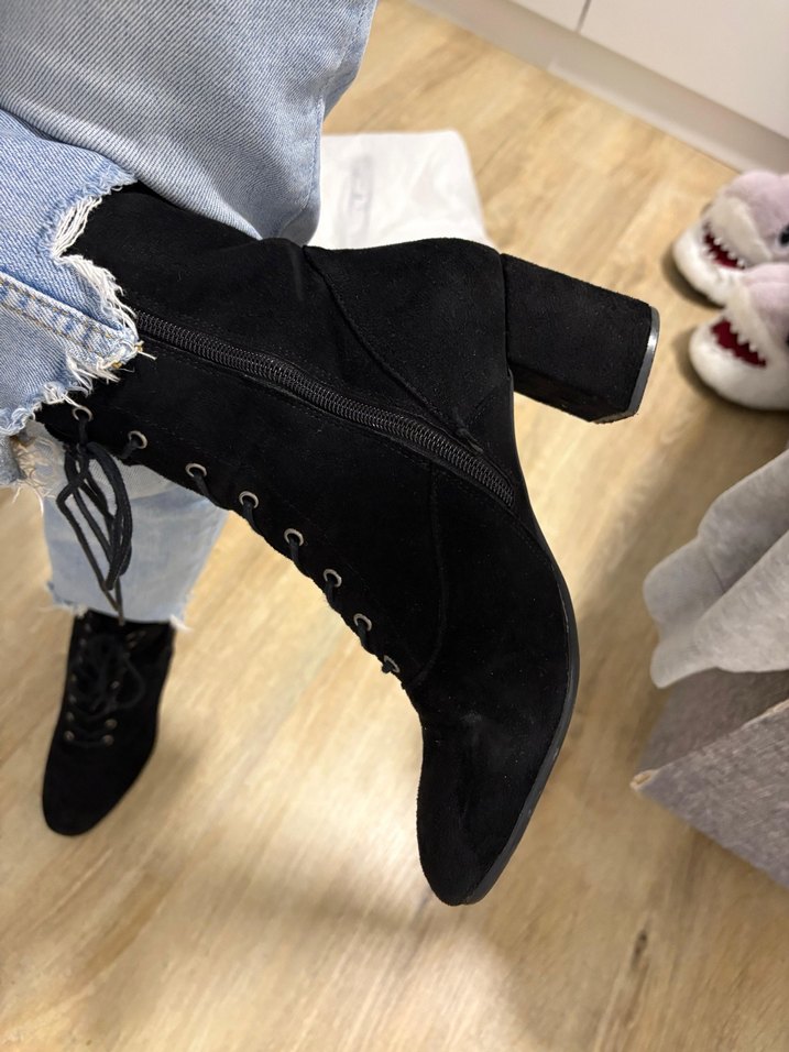 Kadın Siyah Bağcıklı Blok Topuk Bot - Görsel 4