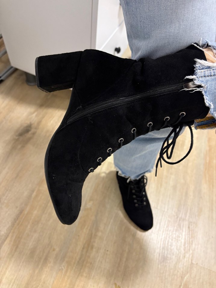 Kadın Siyah Bağcıklı Blok Topuk Bot - Görsel 2