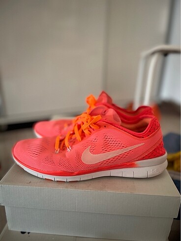 Nike yürüyüş ayakkabısı