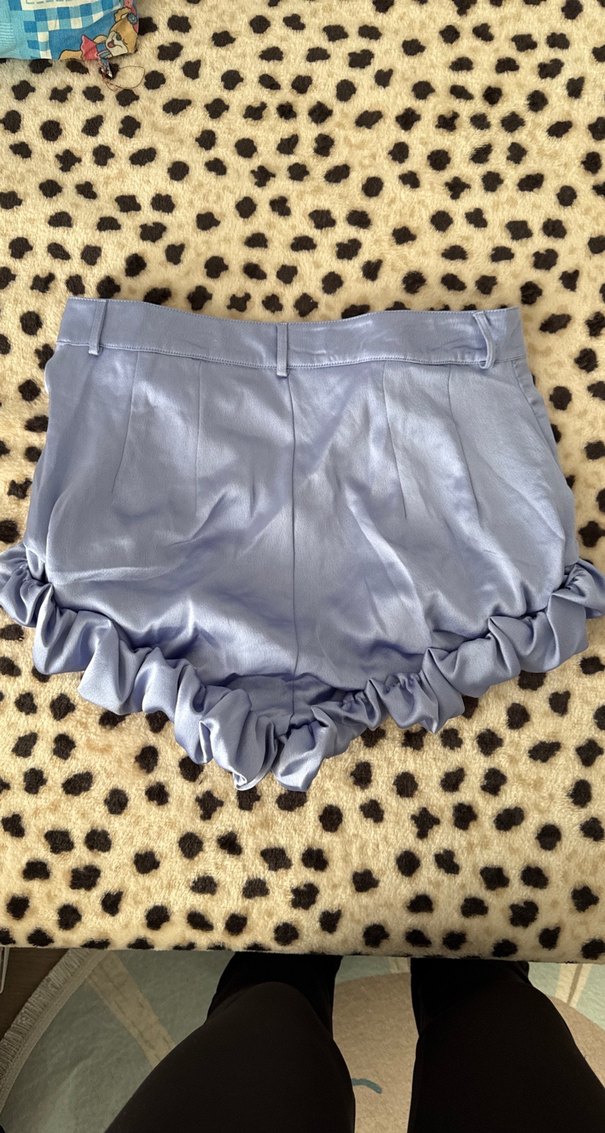 Mavi Saten Fırfırlı Mini Şort - Görsel 2