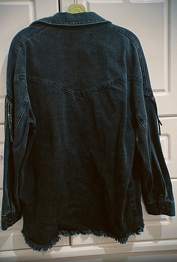 l Beden gri Renk Siyah Işıltı Detaylı Kot Ceket