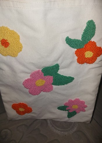 Çiçek Desenli Pastel Renkli punch işlemesi çanta ASTARLI - Görsel 5