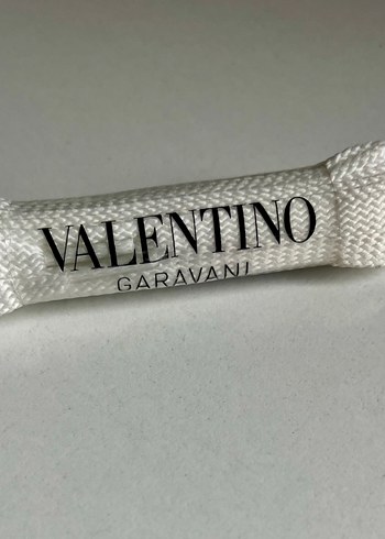 Valentino orijinal ayakkabı bağcıği - Görsel 3