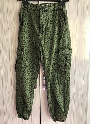 Bershka Pantolon