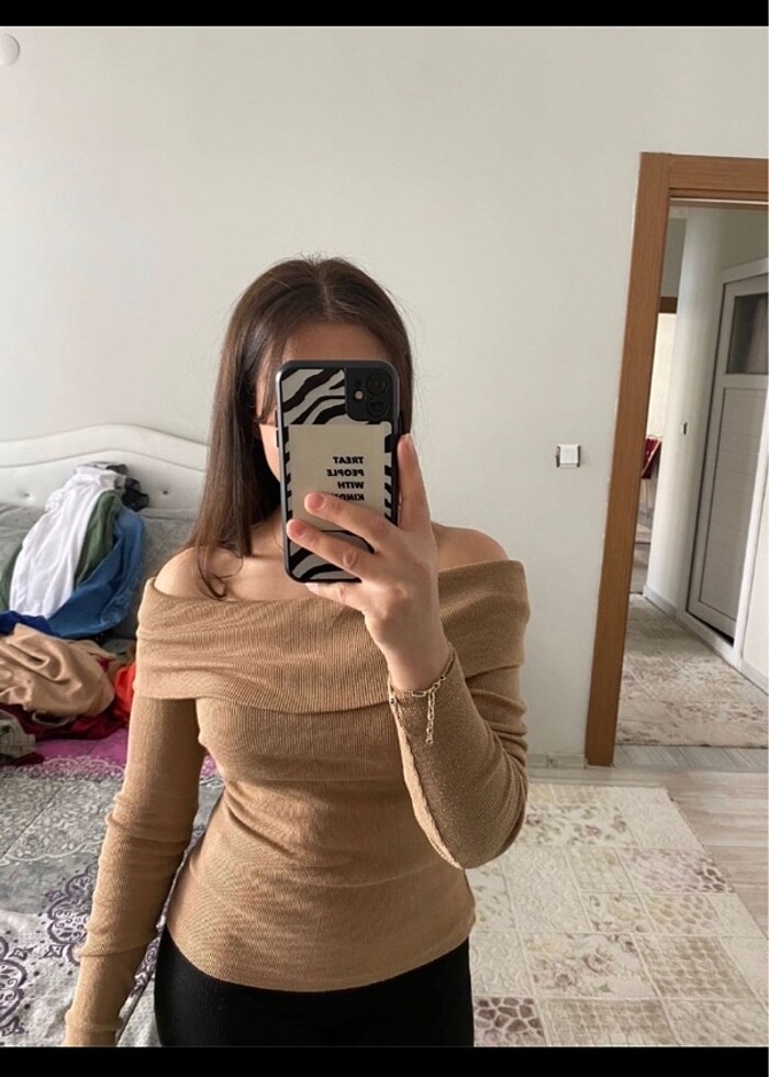 Kayık yaka bluz - Görsel 2