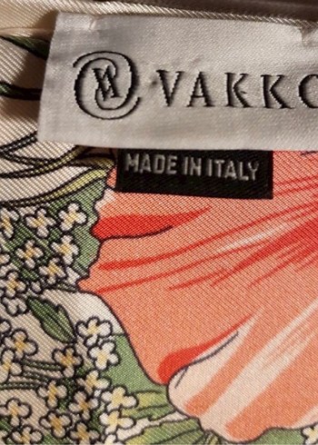 Çiçek desenli vakko özel seri yurt dışı eşarp - Görsel 3