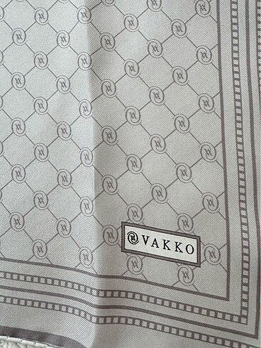 Vakko Vakko eşarp monogram