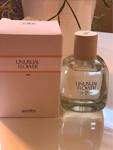 Zara Unusual Flower parfüm 90ml