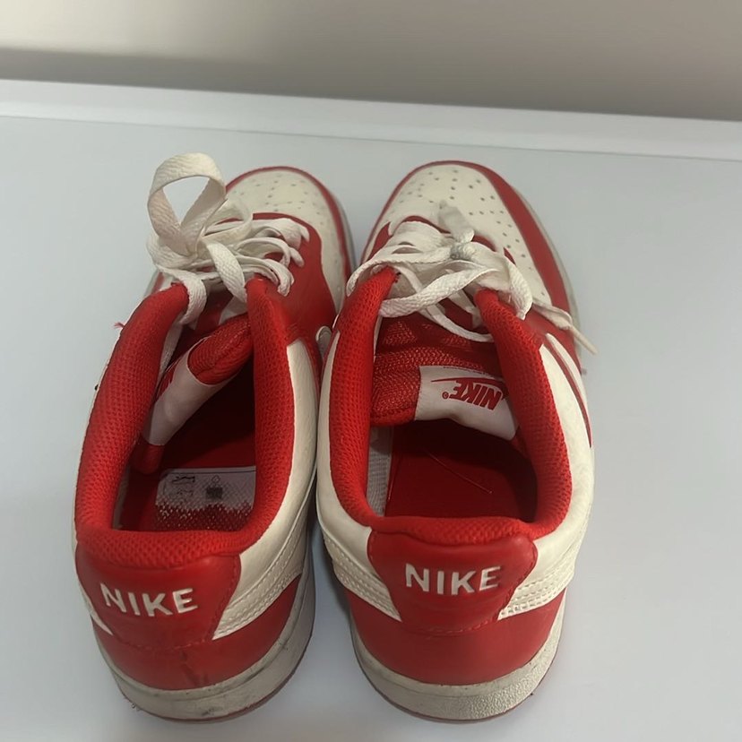 Kırmızı-Beyaz Retro Sneaker orjinal — görsel 3/4