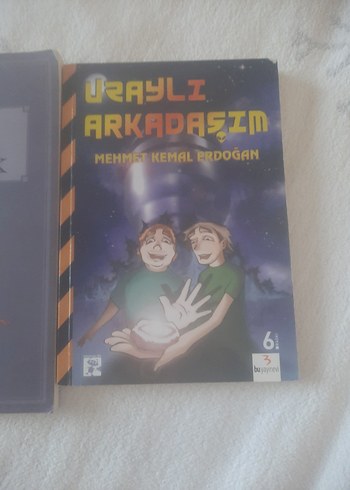 Beden Renk Ay'a Yolculuk ve Uzaylı Arkadaşım Kitapları
