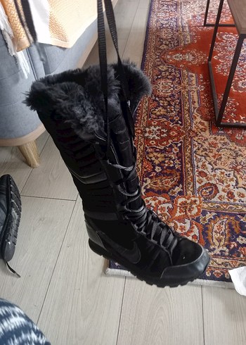 39 Beden Siyah Kürklü Gotik Kadın Botu