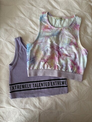 İki adet crop bluz