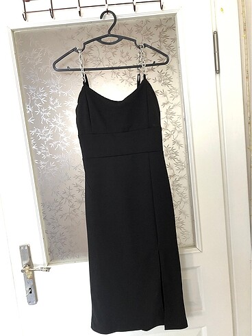 Yırtmaçlı elbise - Görsel 3