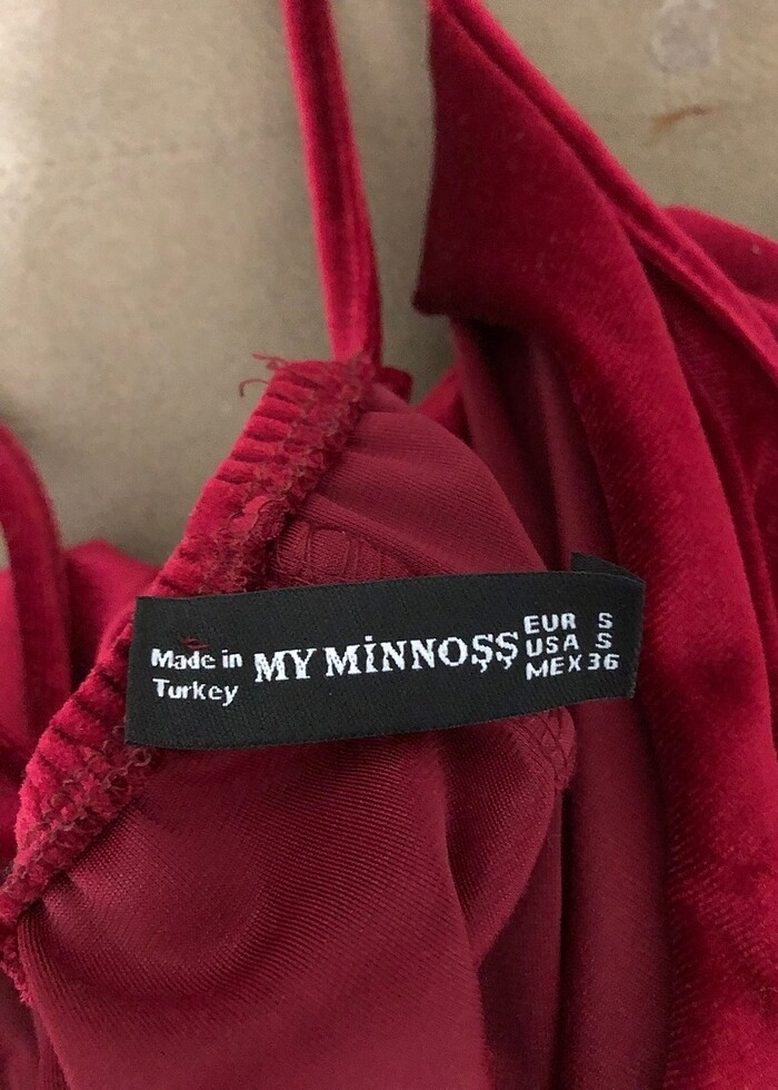 kırmızı askılı kruvaze yaka elbise - Görsel 4