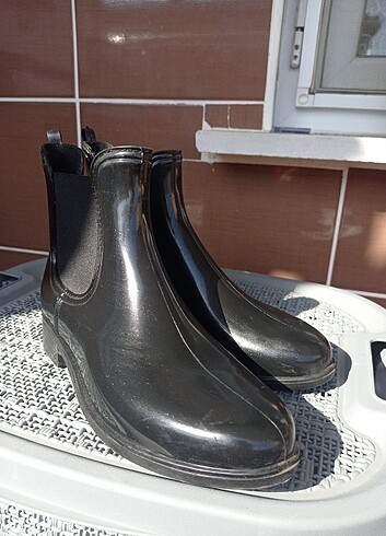 Yağmur botu