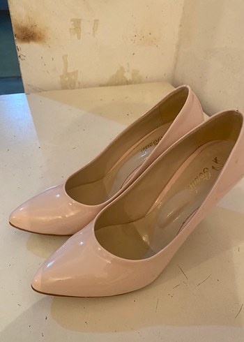 Bej Rugan Stiletto Topuklu Kadın Ayakkabı