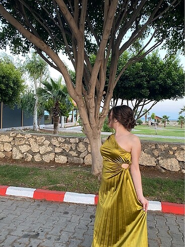 Sadece bir kez giyildi