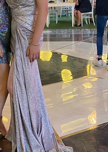 Parlak Gri Uzun Straplez Abiye Elbise - Görsel 3