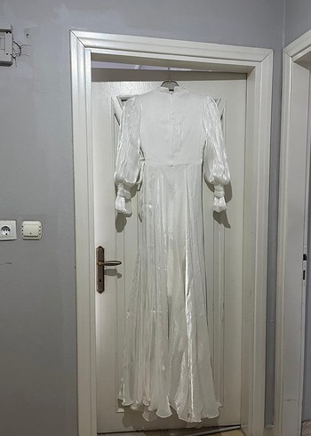 Uzun Kollu Beyaz Bohem Tesettür Abiye Elbise - Görsel 3