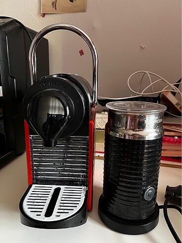 Nespresso Pixie Red Bundle kahve makinesi