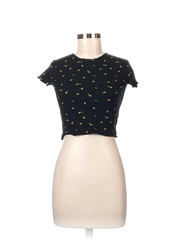 Bershka T-shirt %70 İndirimli.