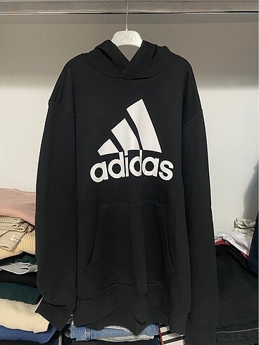 Adidas Sweatshirt