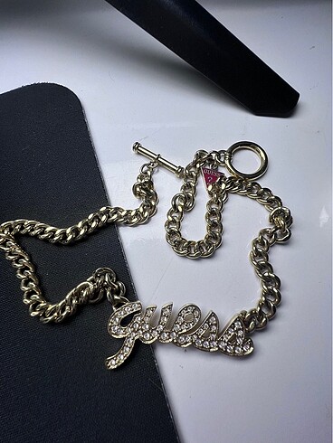 Beden sarı Renk Guess Choker Kolye
