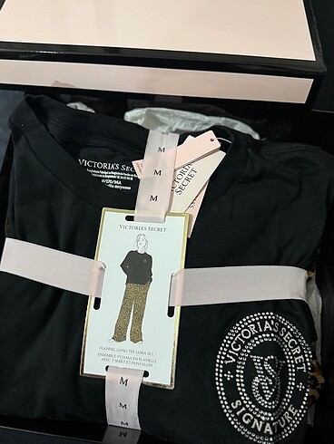 m Beden siyah Renk Orjinal victoria secret pijama
