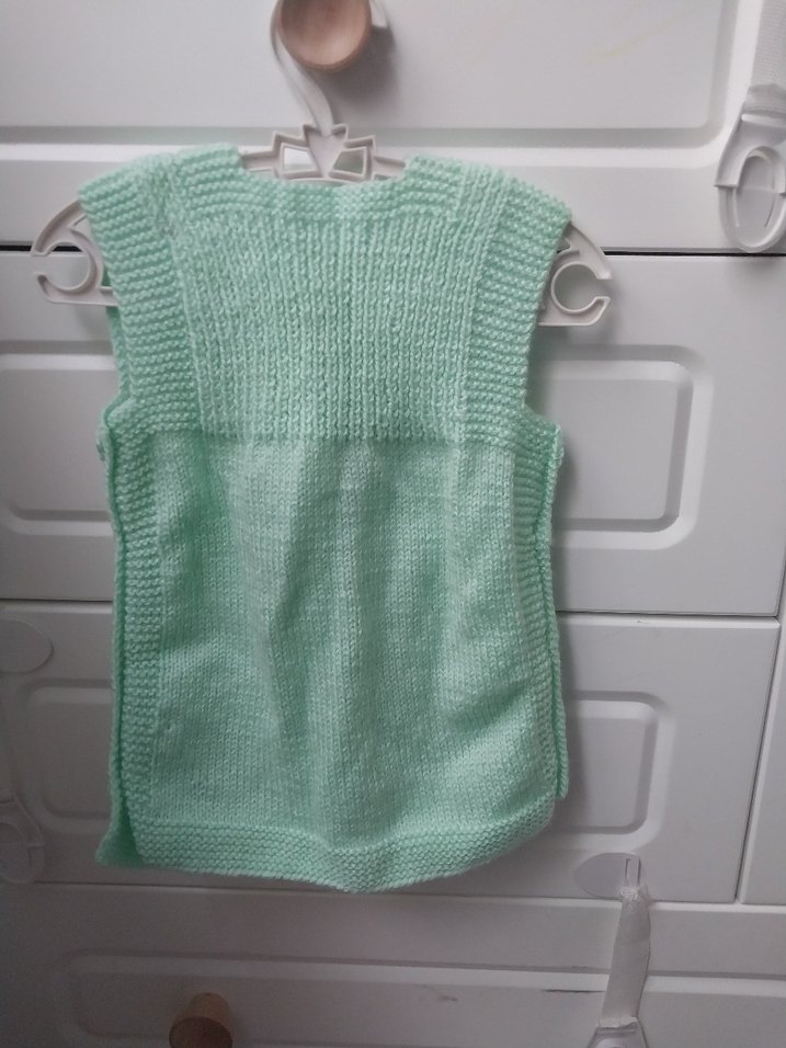 Kız Çocuk Yeşil Örgü Düğmeli Süveter - Görsel 2