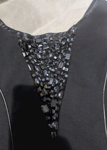 Siyah Mini V Yaka Boncuk İşlemeli  Elbise - Görsel 4