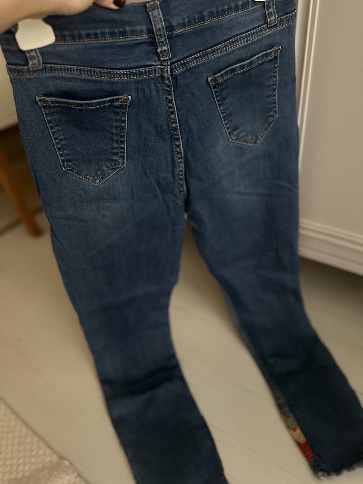 Nakışlı Koyu Mavi Bohem Kadın Kot Pantolon - Görsel 4