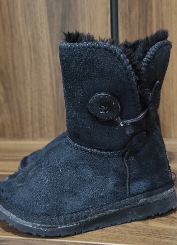 24 Beden siyah Renk UGG bot