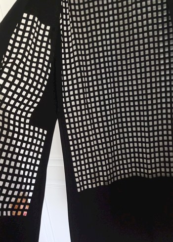 Siyah Uzun Kesim Yırtmaçlı Kadın Yelek - Görsel 3