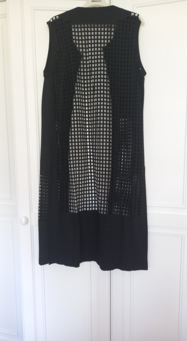 Siyah Uzun Kesim Yırtmaçlı Kadın Yelek - Görsel 5