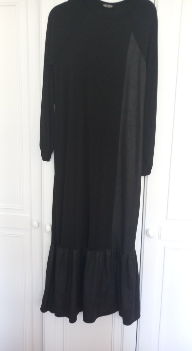 Siyah Uzun Kollu bir yanı nubuk elbise - Görsel 2