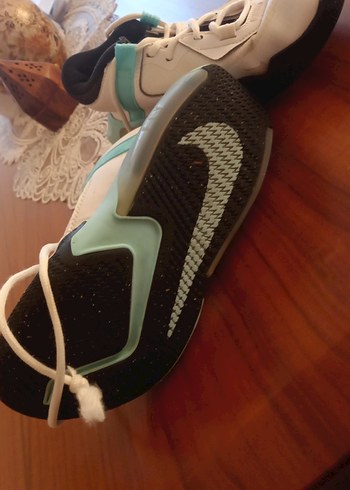 Beyaz ve Pastel Mavi Bağcıklı Basketbol Ayakkabısı - Görsel 8